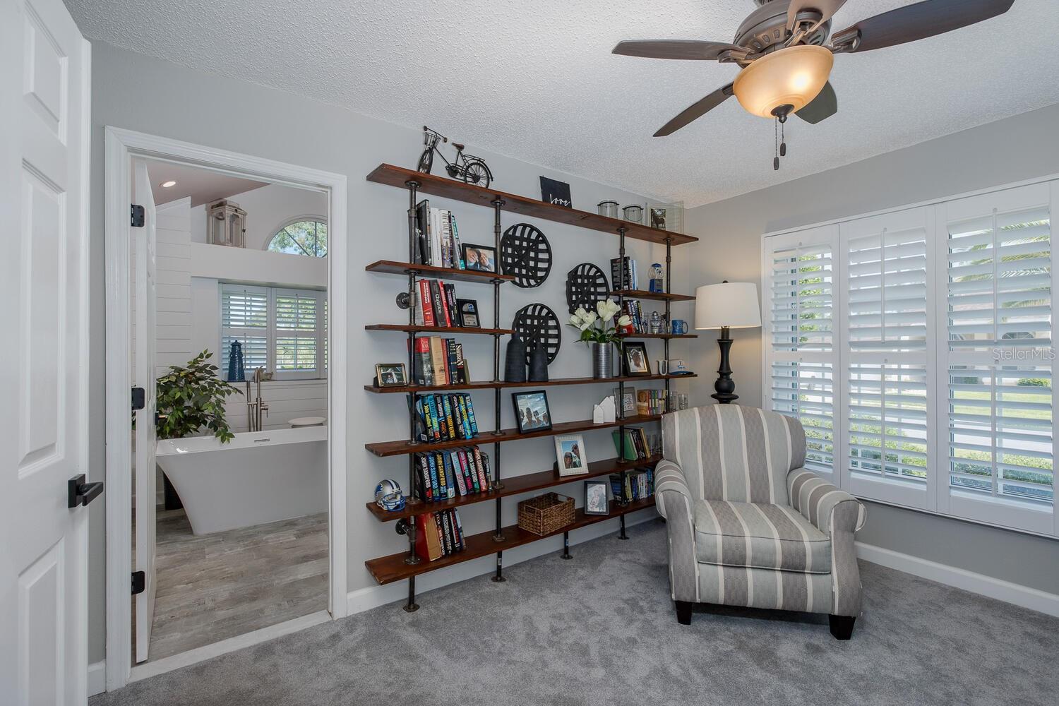 Listing photo id 24 for 1049 Larkin Road