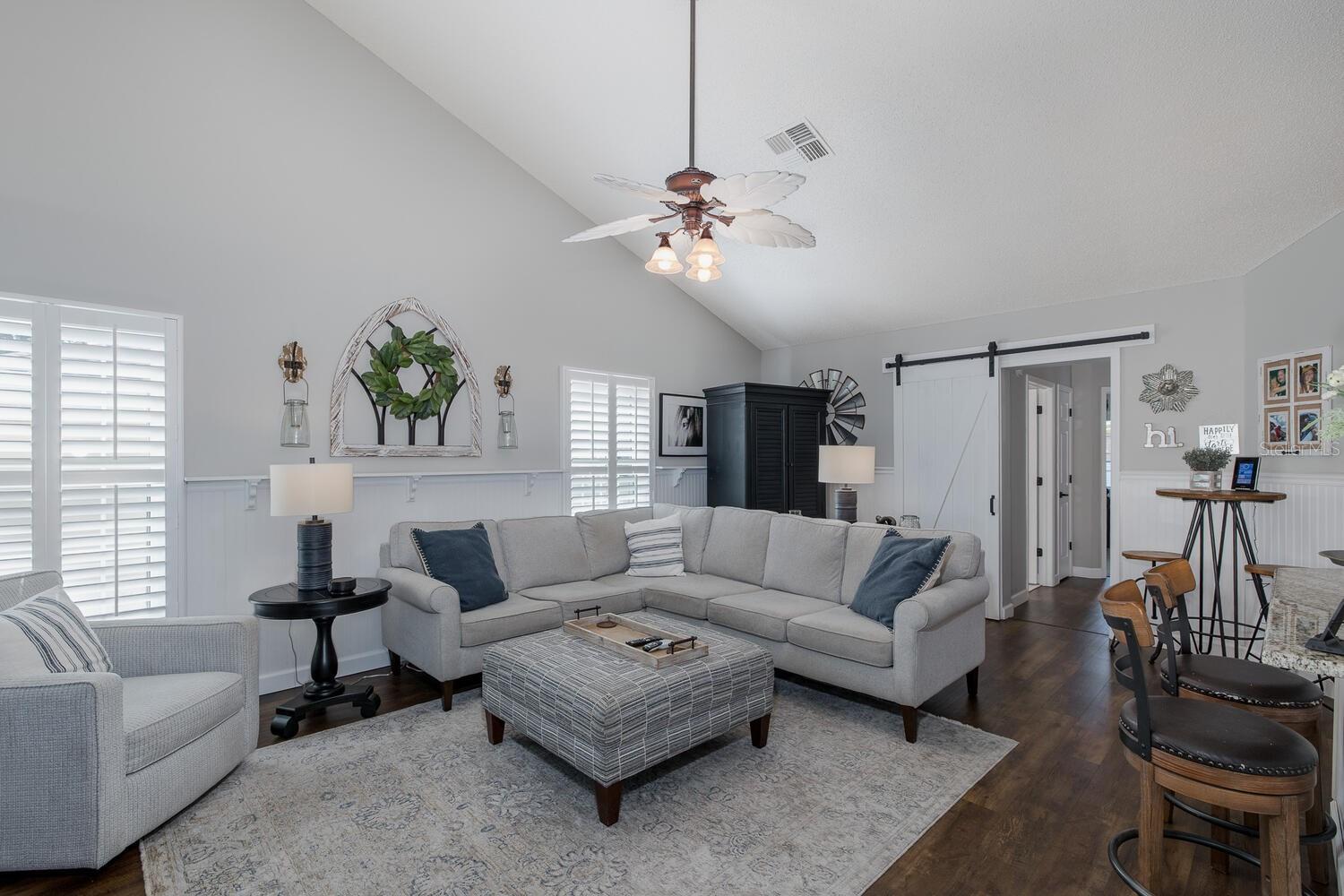 Listing photo id 27 for 1049 Larkin Road
