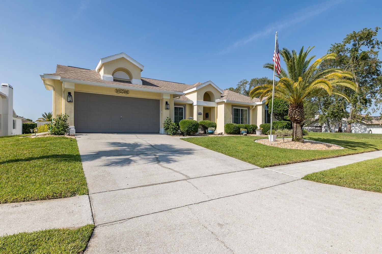 Listing photo id 1 for 1049 Larkin Road