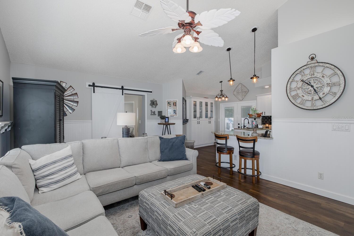 Listing photo id 28 for 1049 Larkin Road