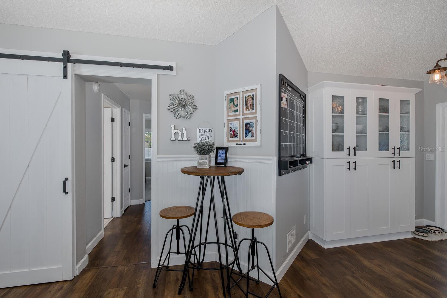 Listing photo id 32 for 1049 Larkin Road