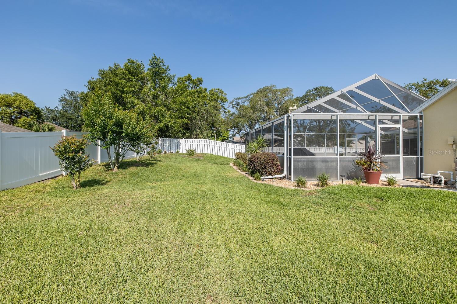 Listing photo id 49 for 1049 Larkin Road