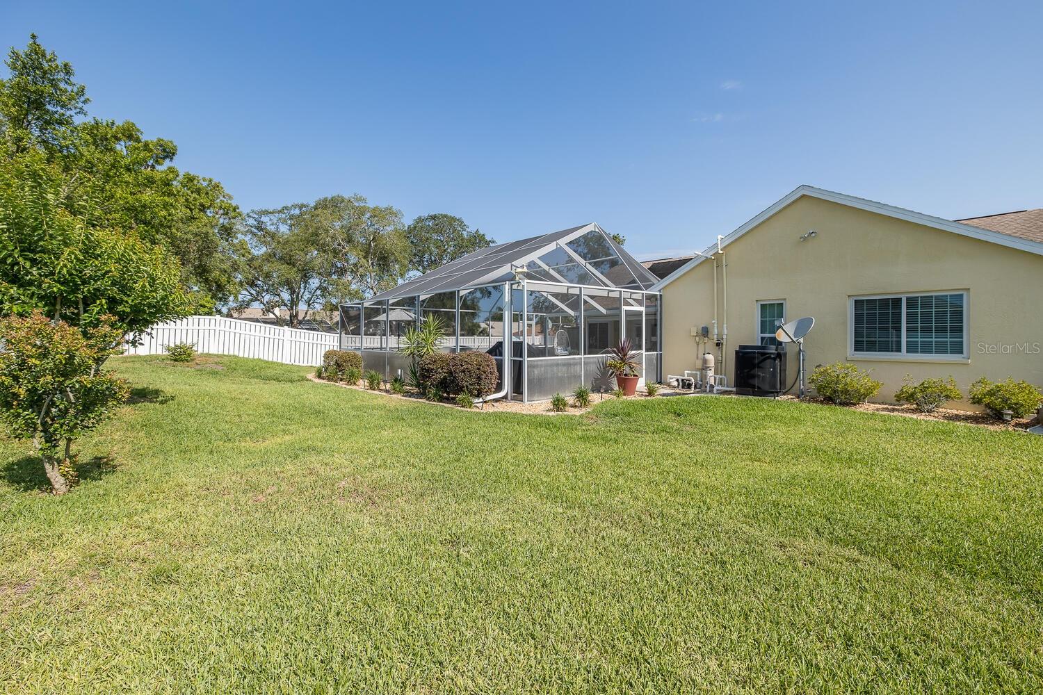 Listing photo id 50 for 1049 Larkin Road