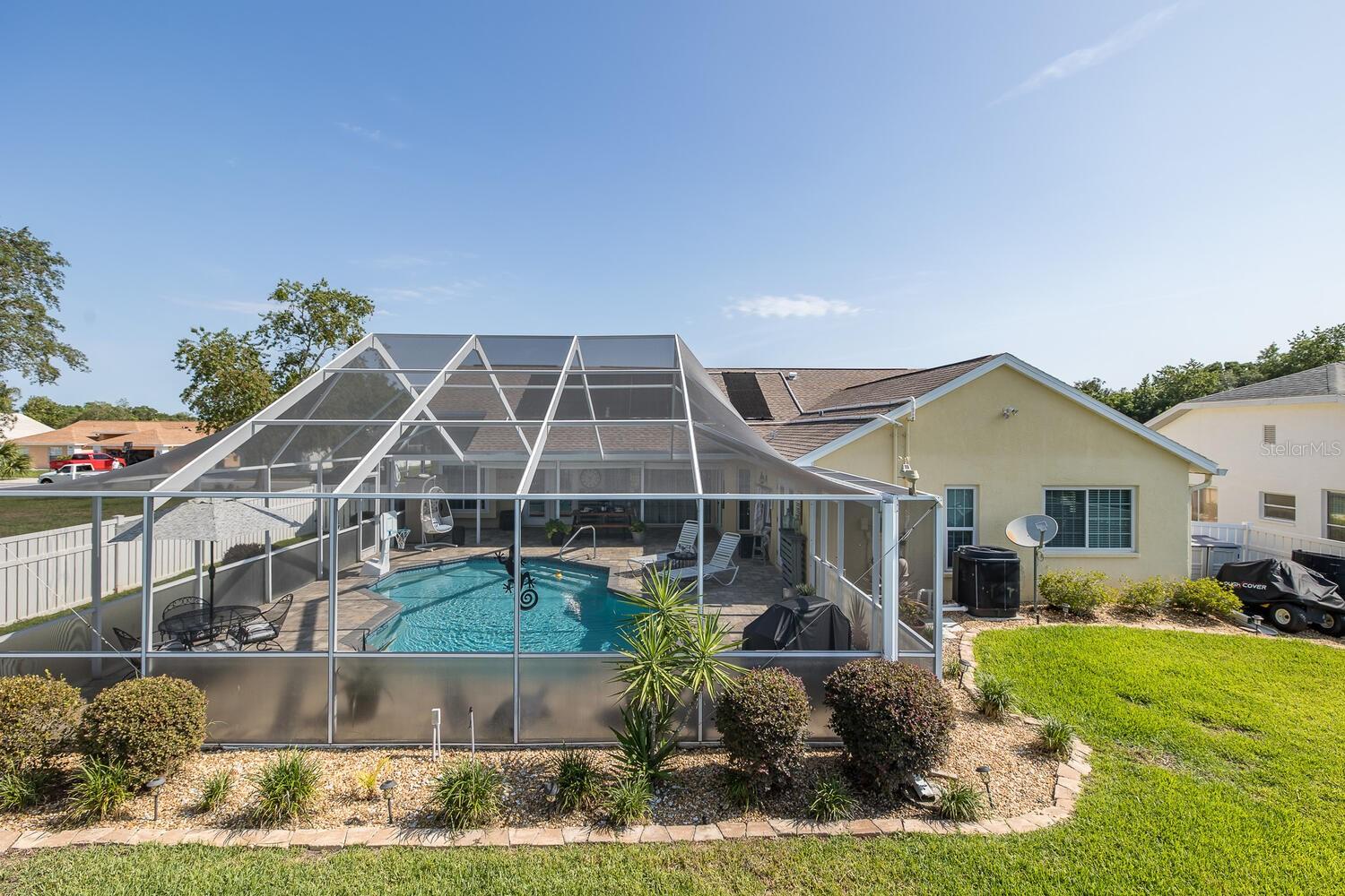 Listing photo id 52 for 1049 Larkin Road