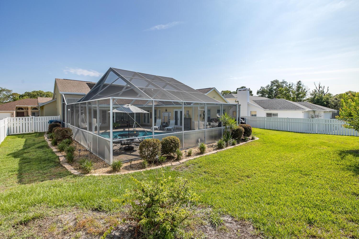 Listing photo id 54 for 1049 Larkin Road