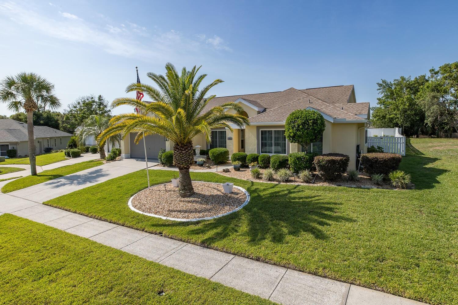 Listing photo id 7 for 1049 Larkin Road