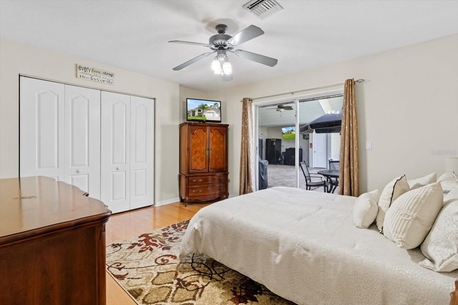 Listing photo id 21 for 487 Waterloo Court