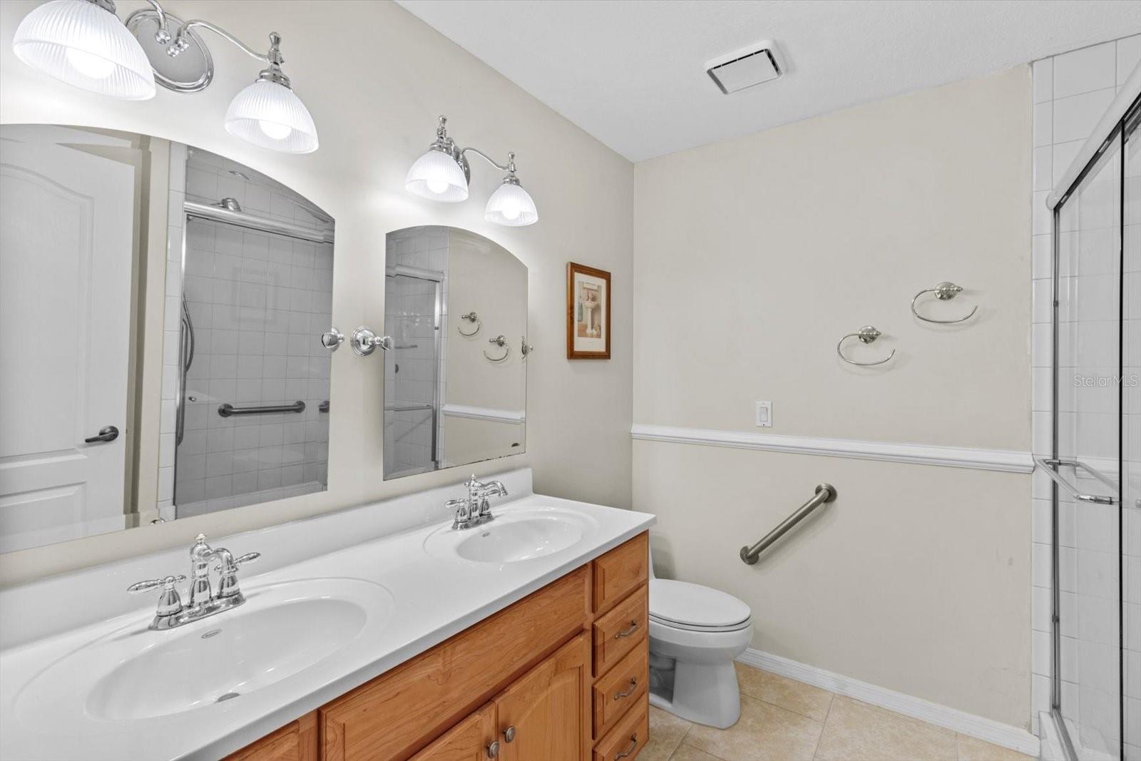 Listing photo id 23 for 487 Waterloo Court