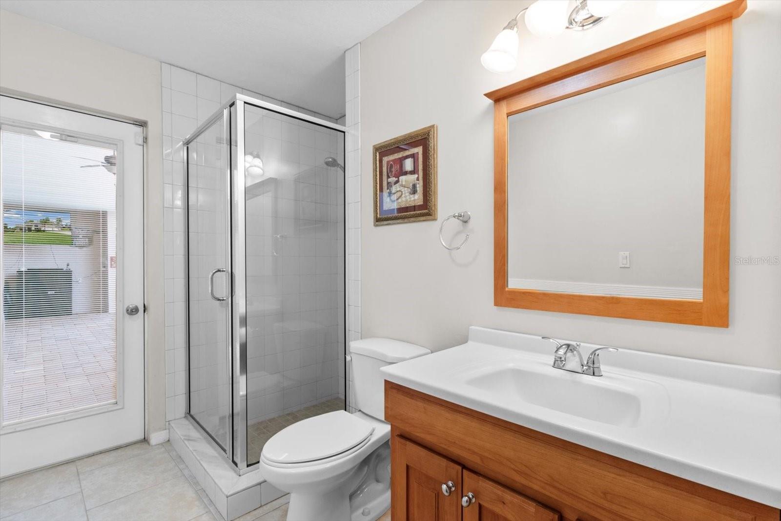 Listing photo id 29 for 487 Waterloo Court