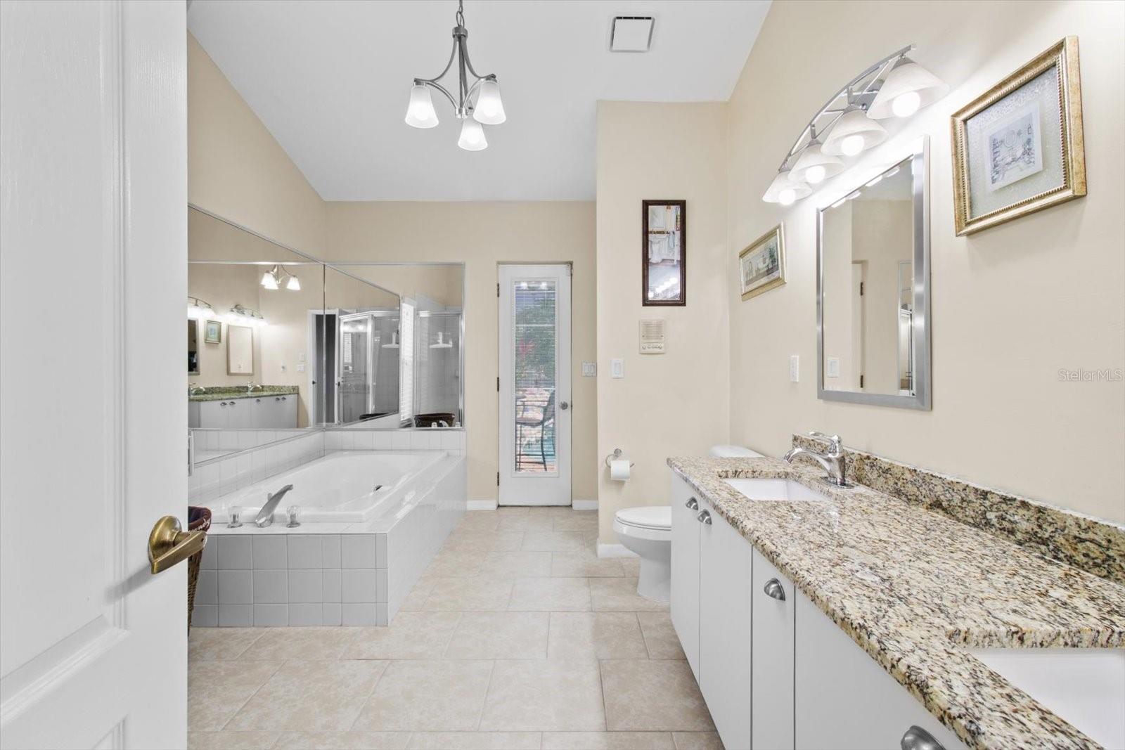 Listing photo id 34 for 487 Waterloo Court