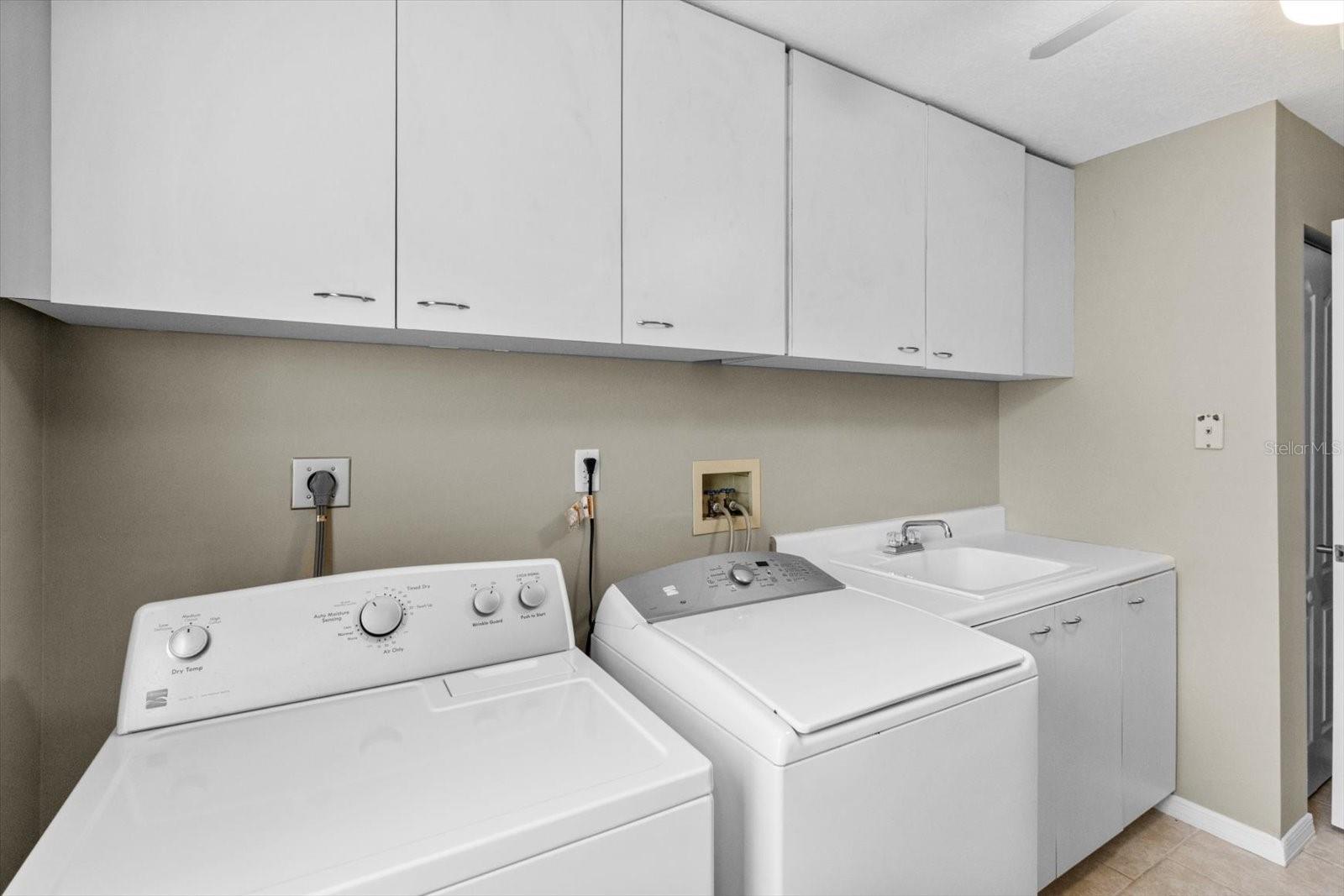 Listing photo id 39 for 487 Waterloo Court