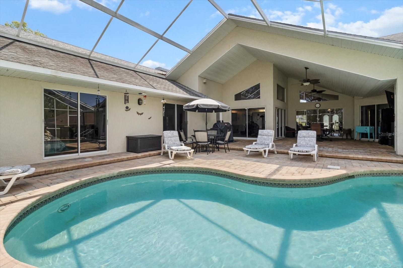Listing photo id 42 for 487 Waterloo Court