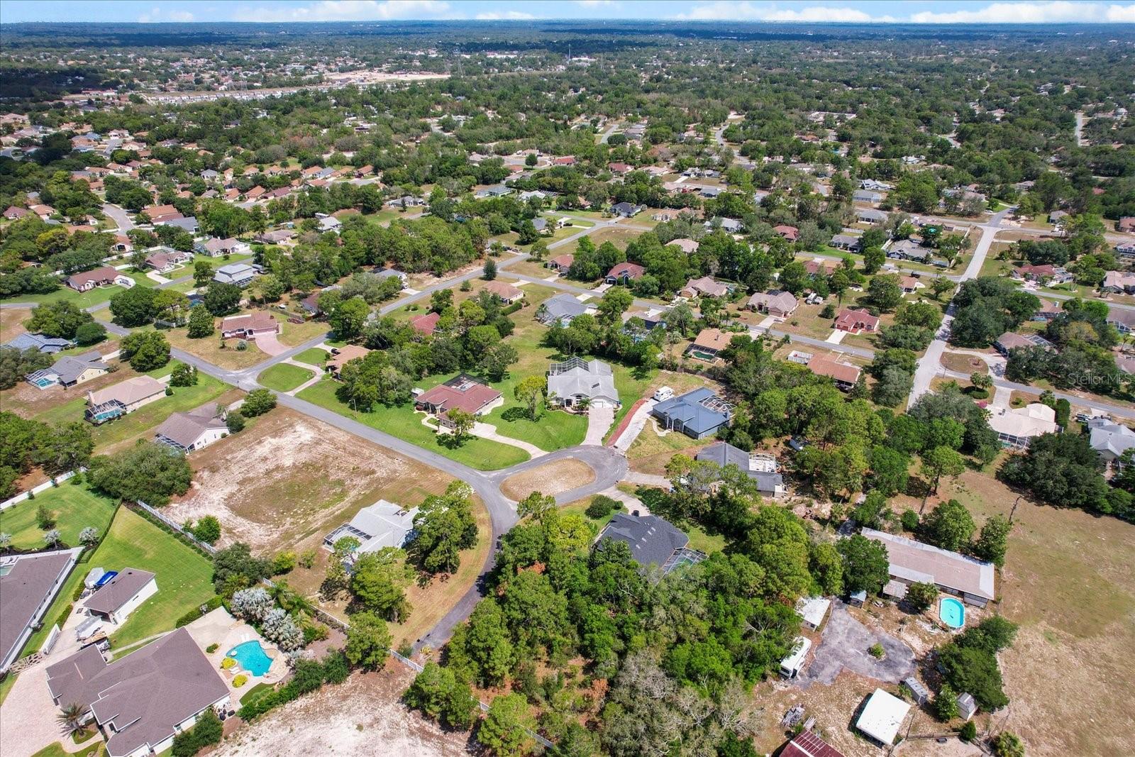 Listing photo id 50 for 487 Waterloo Court