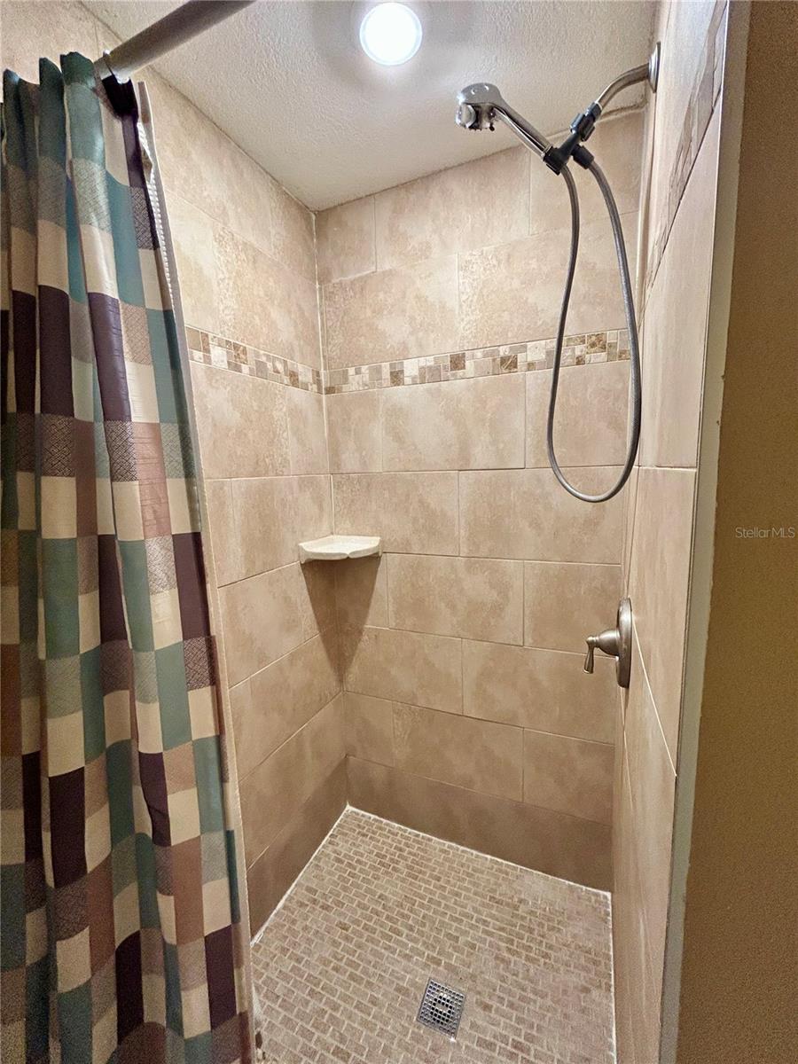 Image 21 of 45 For 7861 Raintree Drive