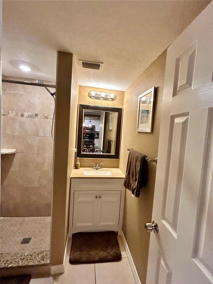 Image 22 of 45 For 7861 Raintree Drive