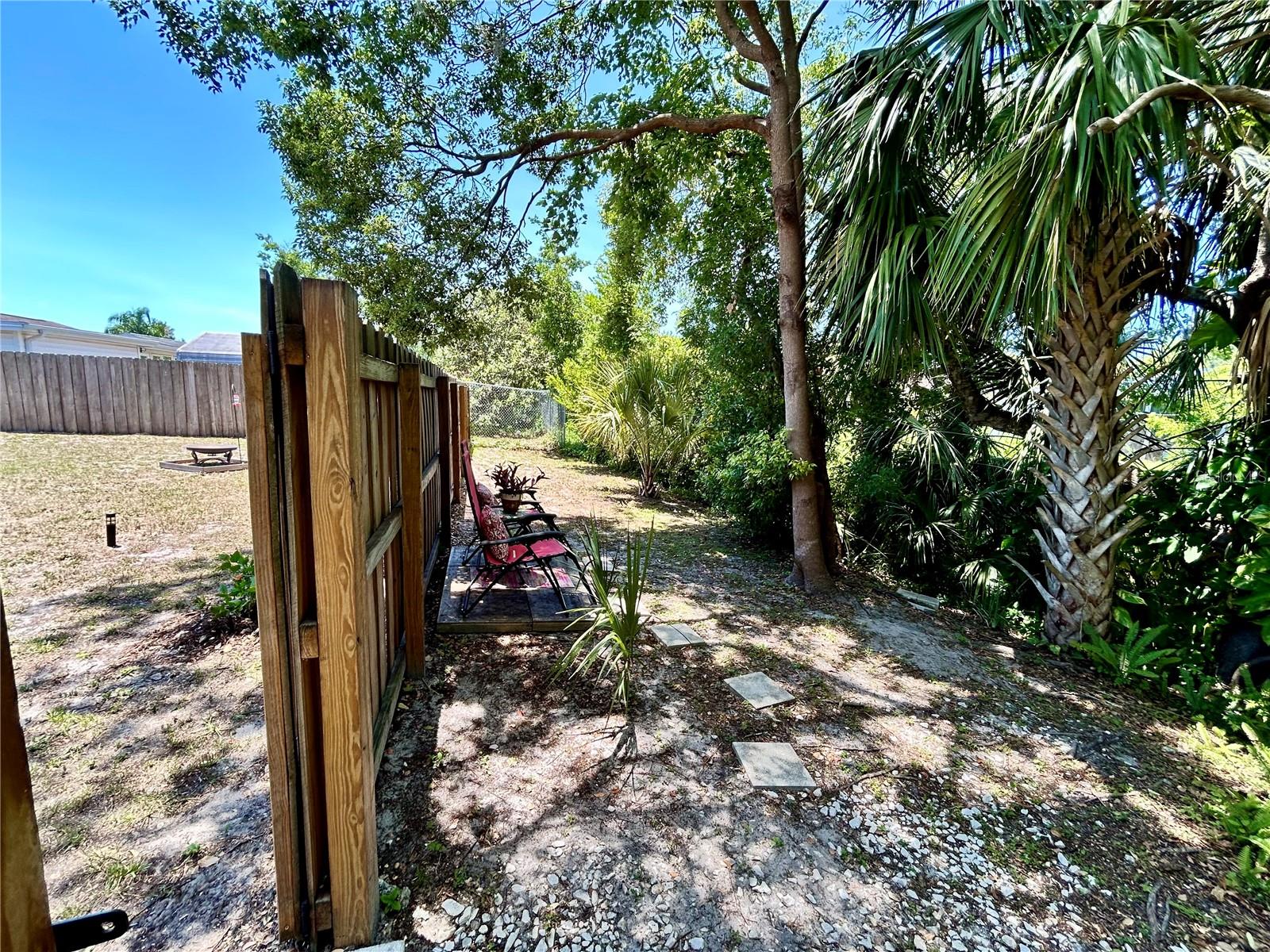 Image 28 of 45 For 7861 Raintree Drive