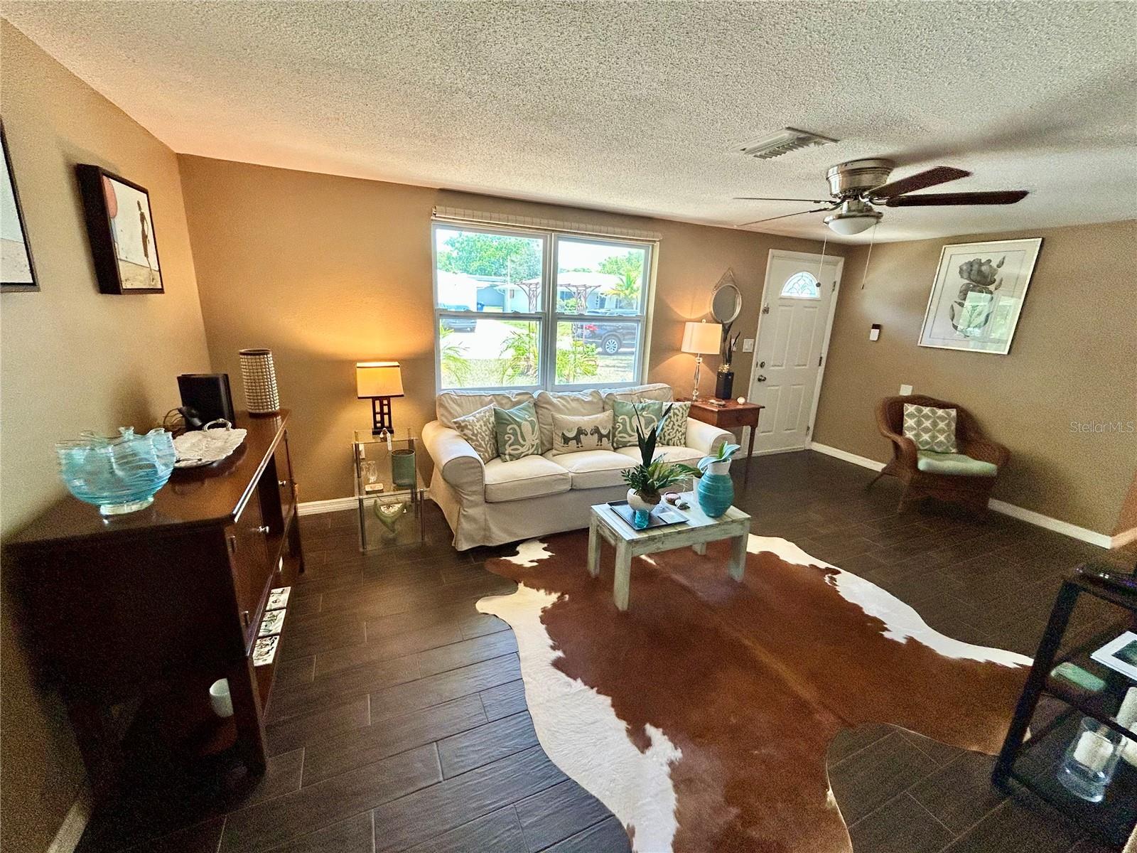 Image 3 of 45 For 7861 Raintree Drive