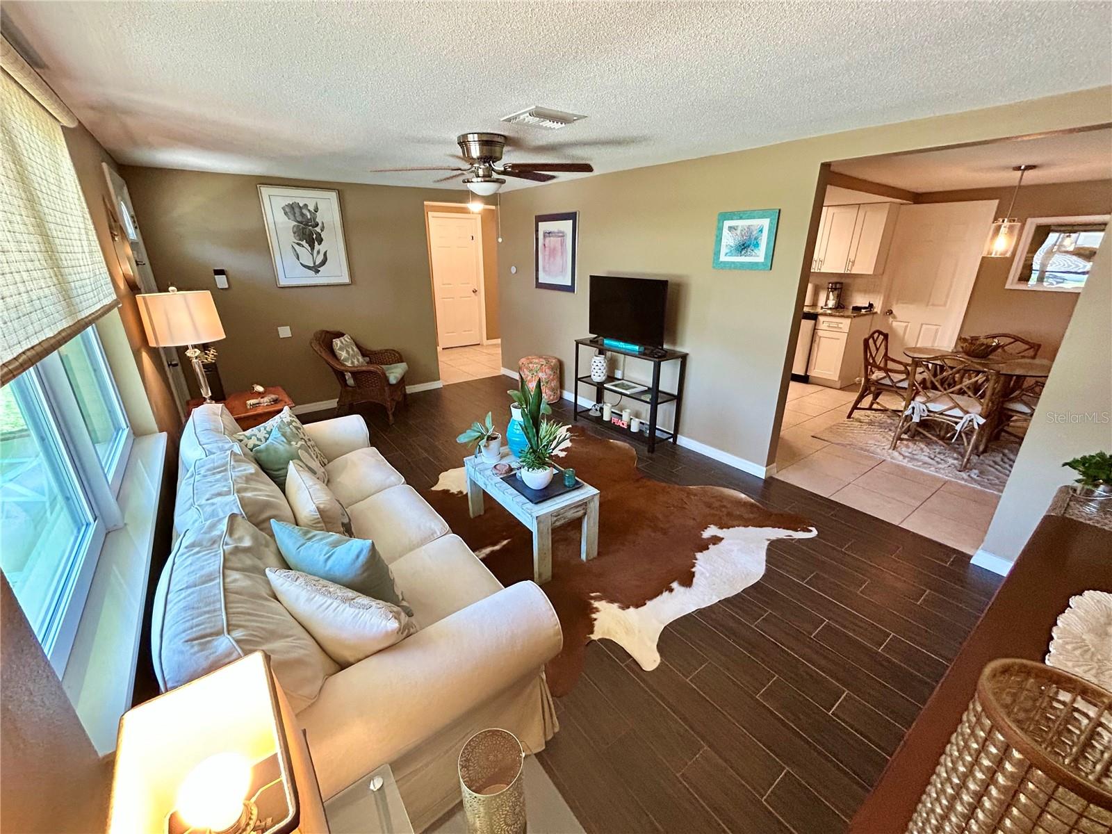Image 4 of 45 For 7861 Raintree Drive