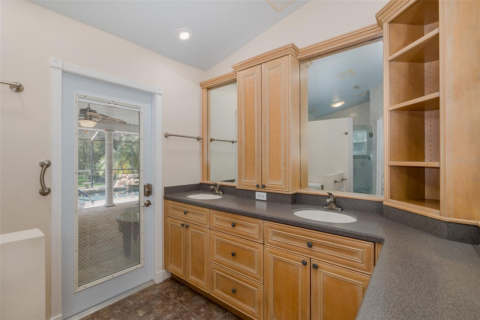 Image 21 of 53 For 3609 Montclair Drive