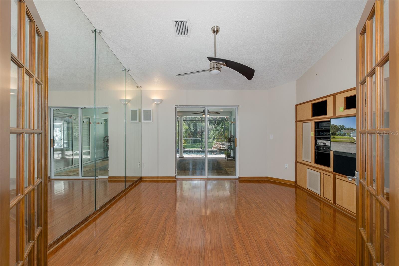 Image 5 of 53 For 3609 Montclair Drive