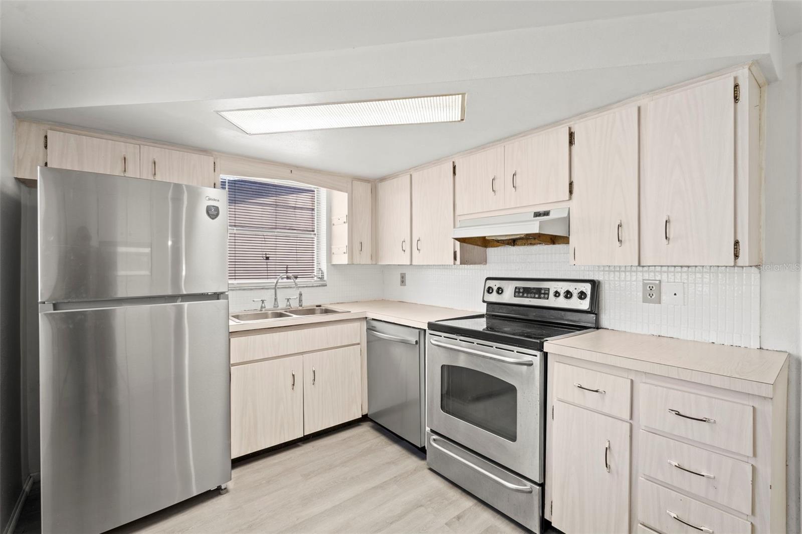 Image 10 of 31 For 7810 Chalafonte Drive