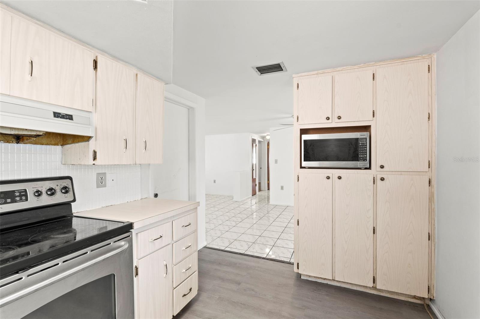 Image 11 of 31 For 7810 Chalafonte Drive