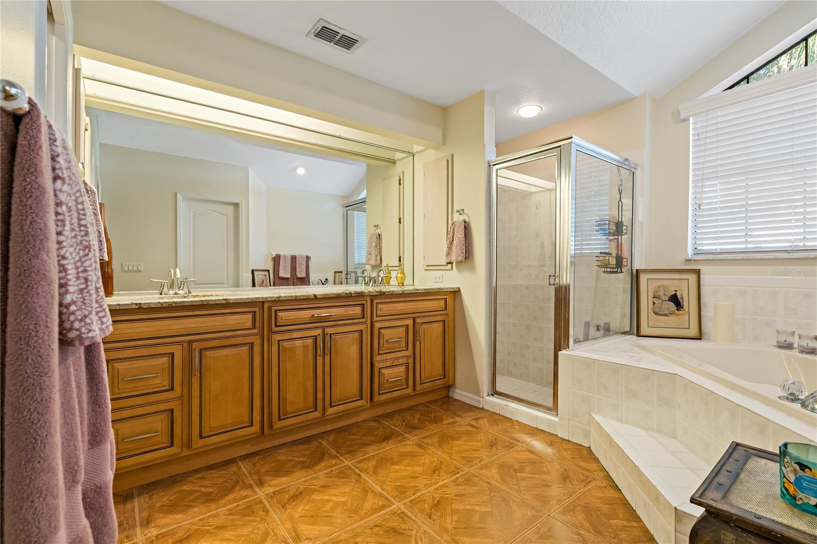 Image 19 of 53 For 32 Linder Circle