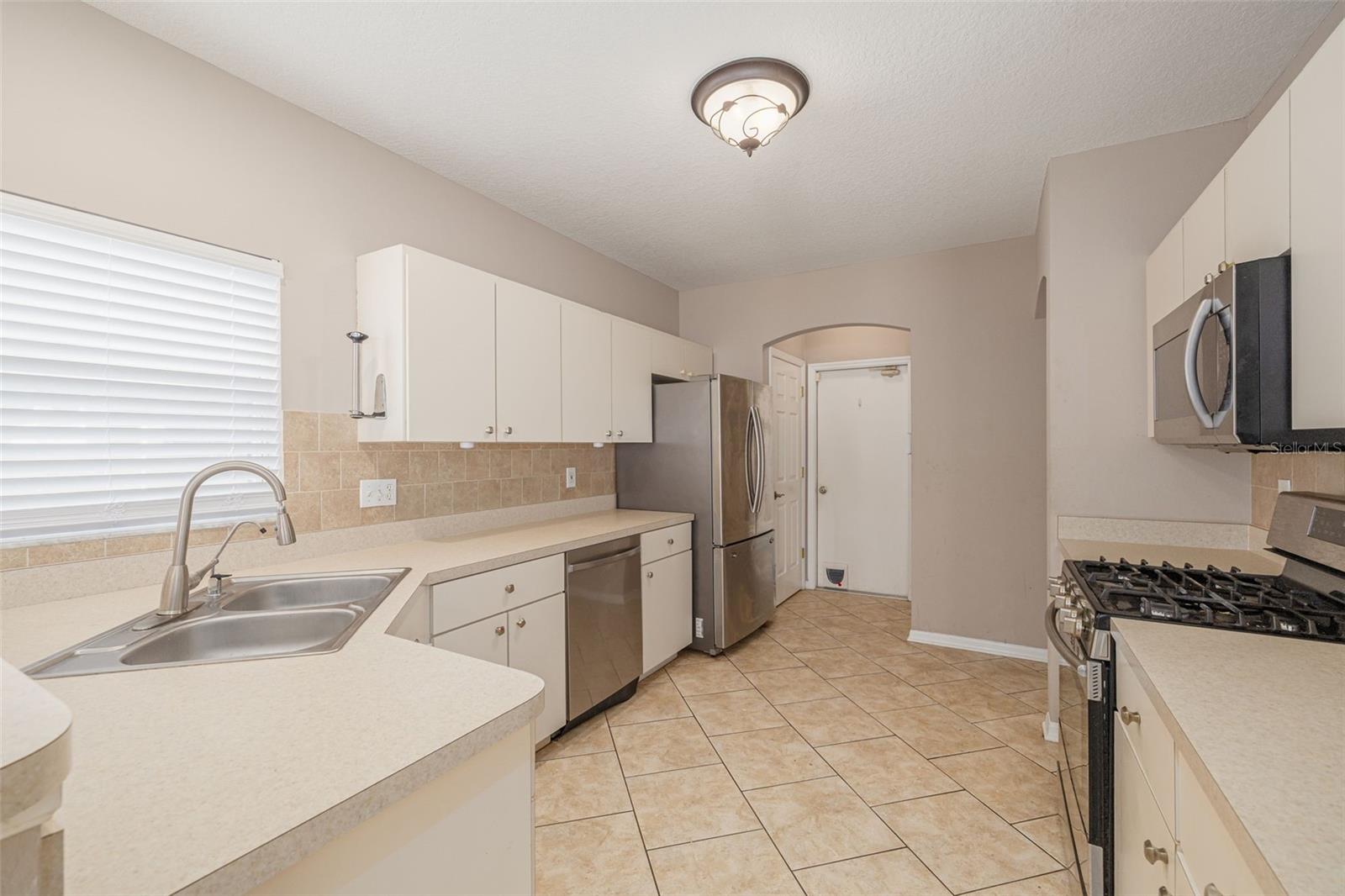 Image 6 of 19 For 8526 Hawbuck Street