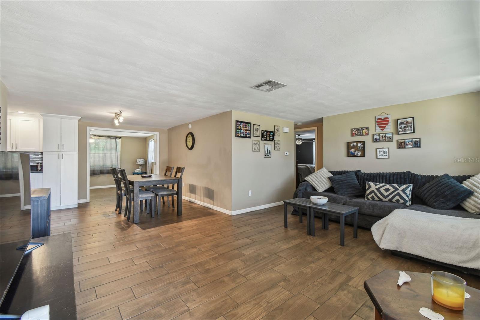 Image 6 of 17 For 7830 Ilex Drive