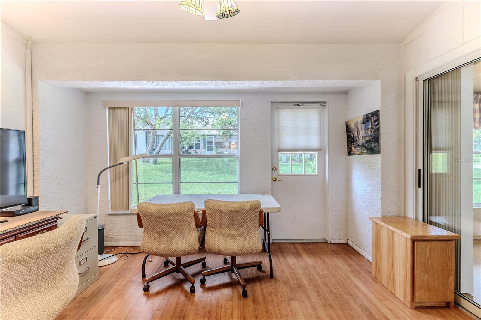 Image 17 of 59 For 7392 Willow Brook Drive