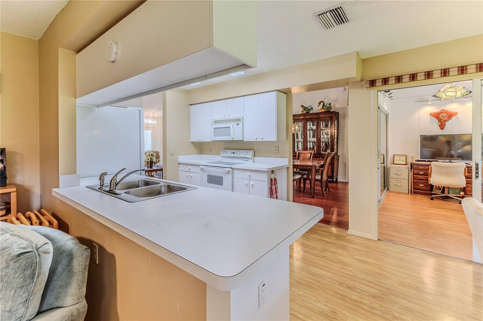 Image 26 of 59 For 7392 Willow Brook Drive