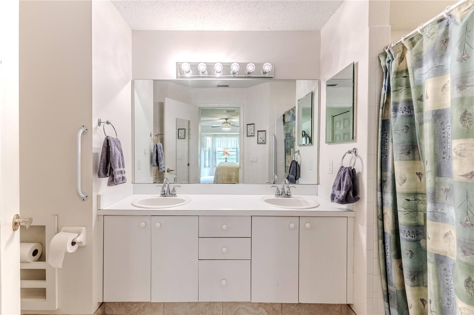 Image 31 of 59 For 7392 Willow Brook Drive
