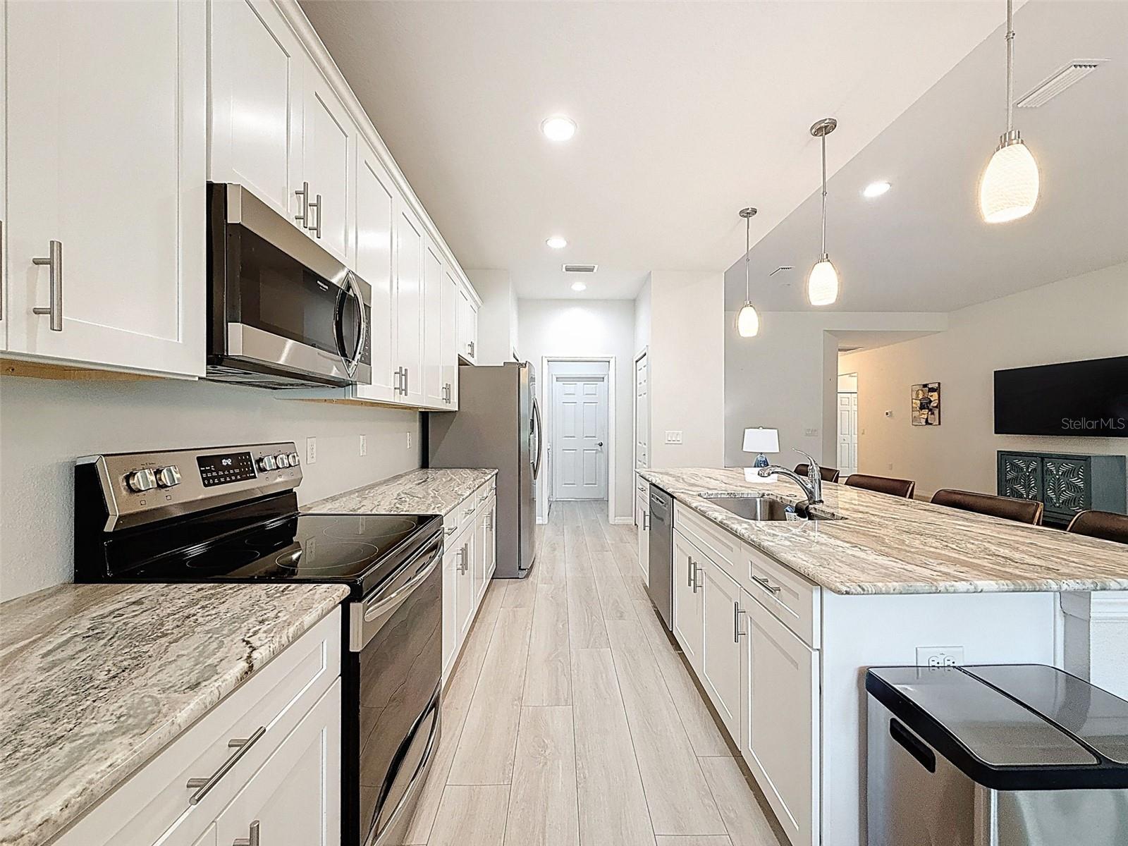 Listing photo id 9 for 13349 Niti Drive