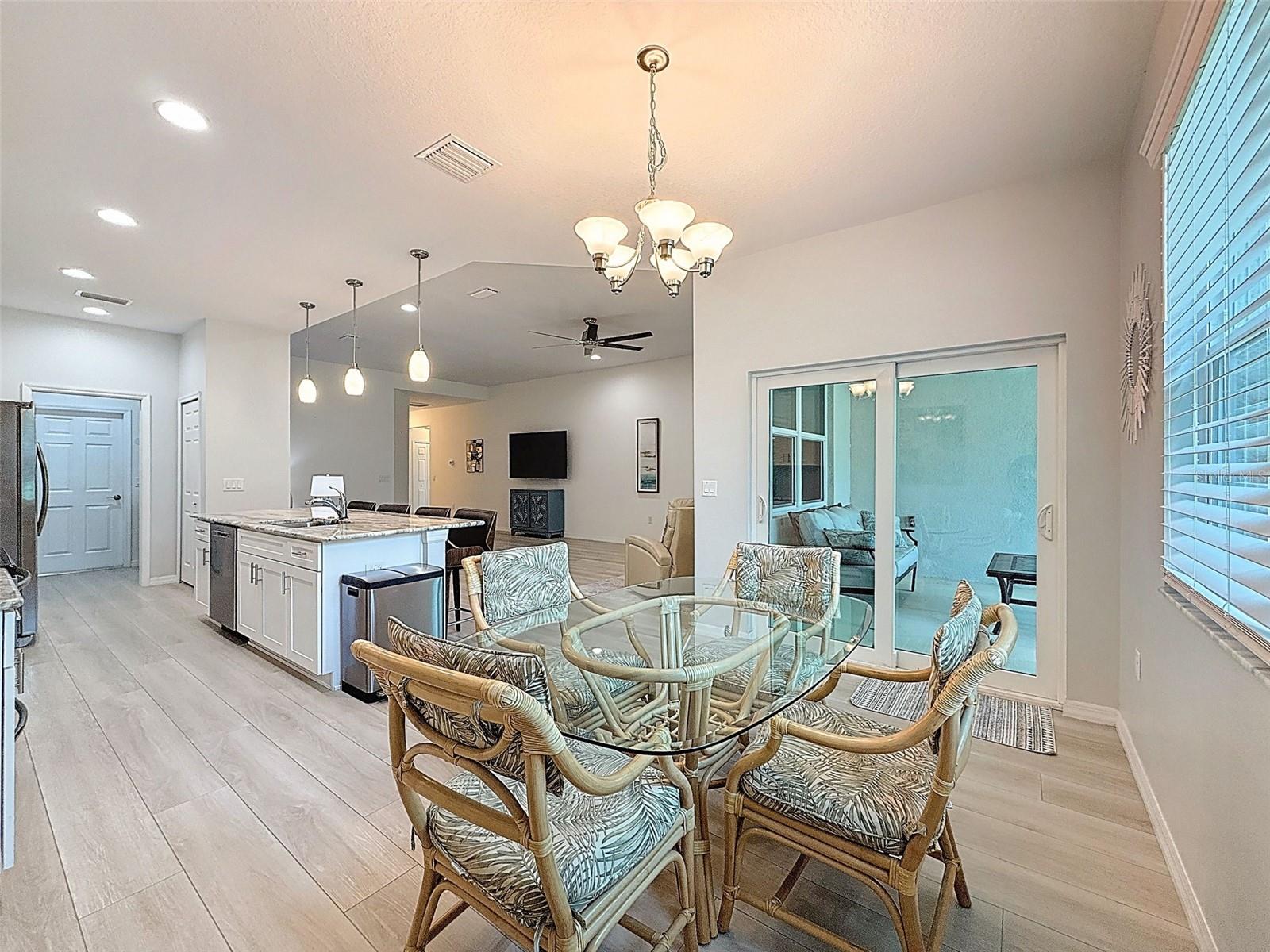 Listing photo id 10 for 13349 Niti Drive