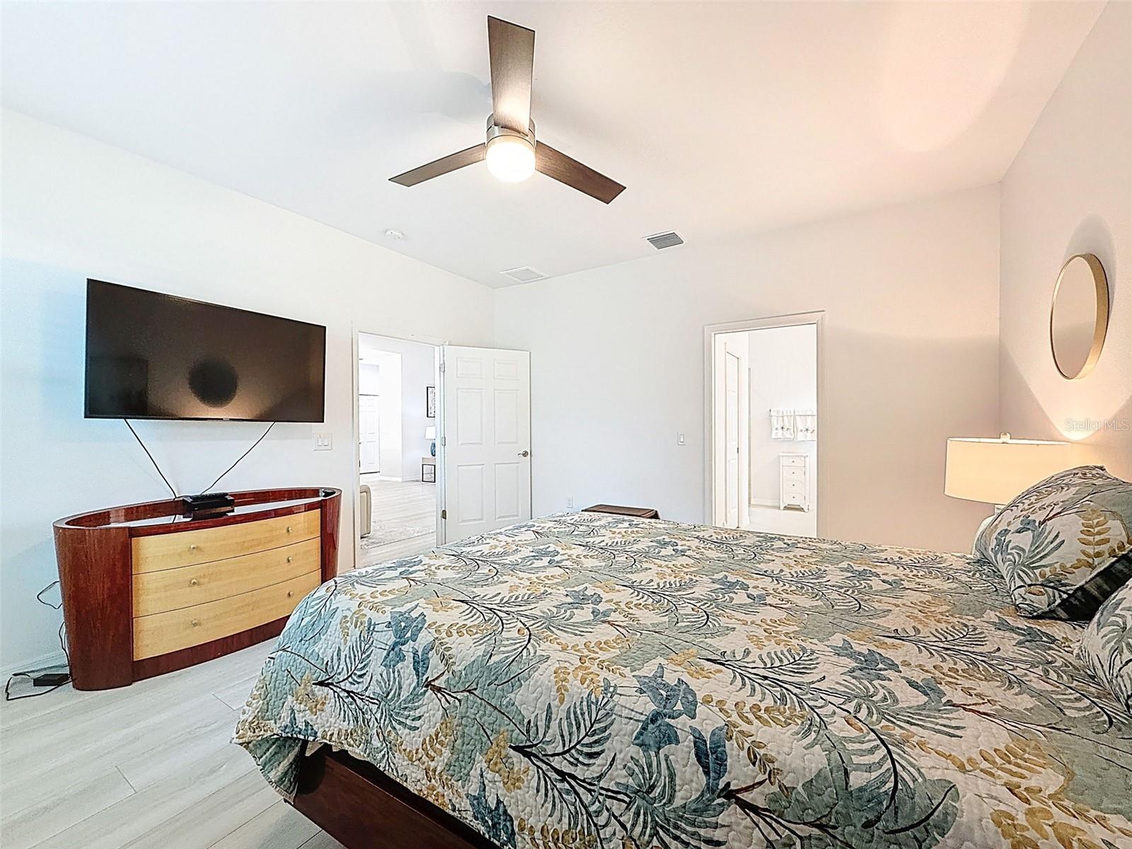 Listing photo id 12 for 13349 Niti Drive
