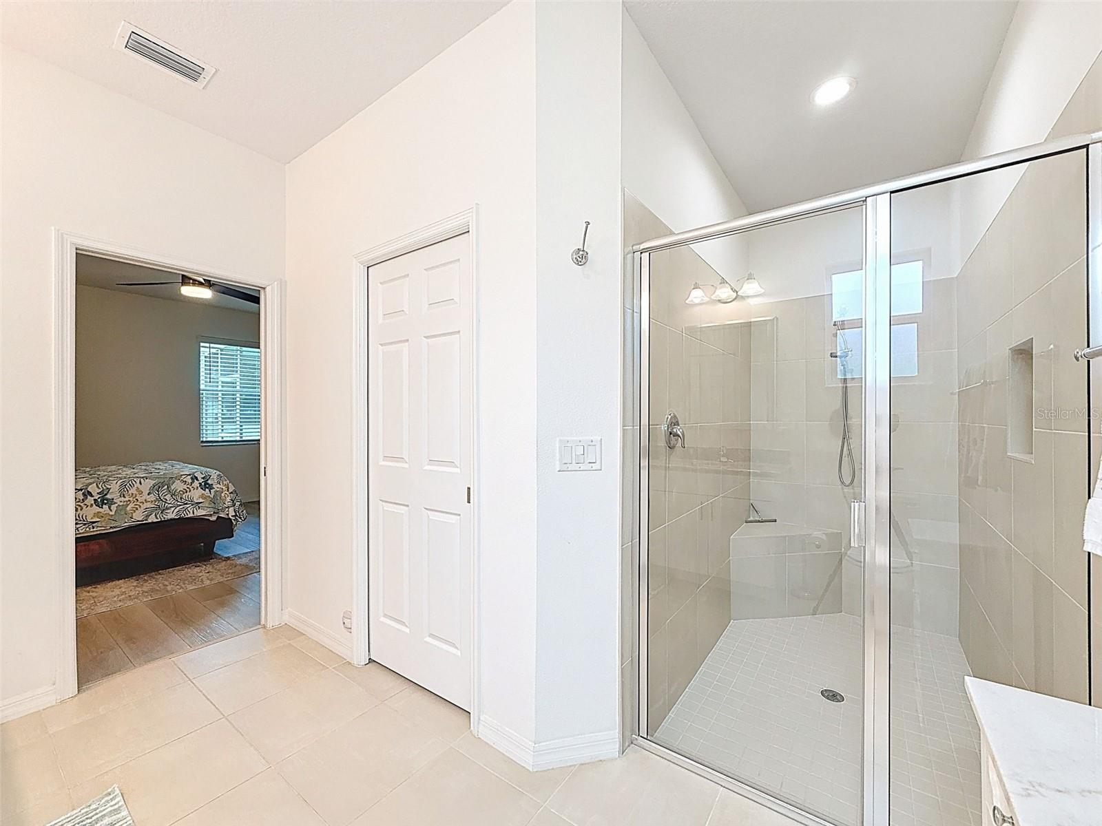 Listing photo id 15 for 13349 Niti Drive