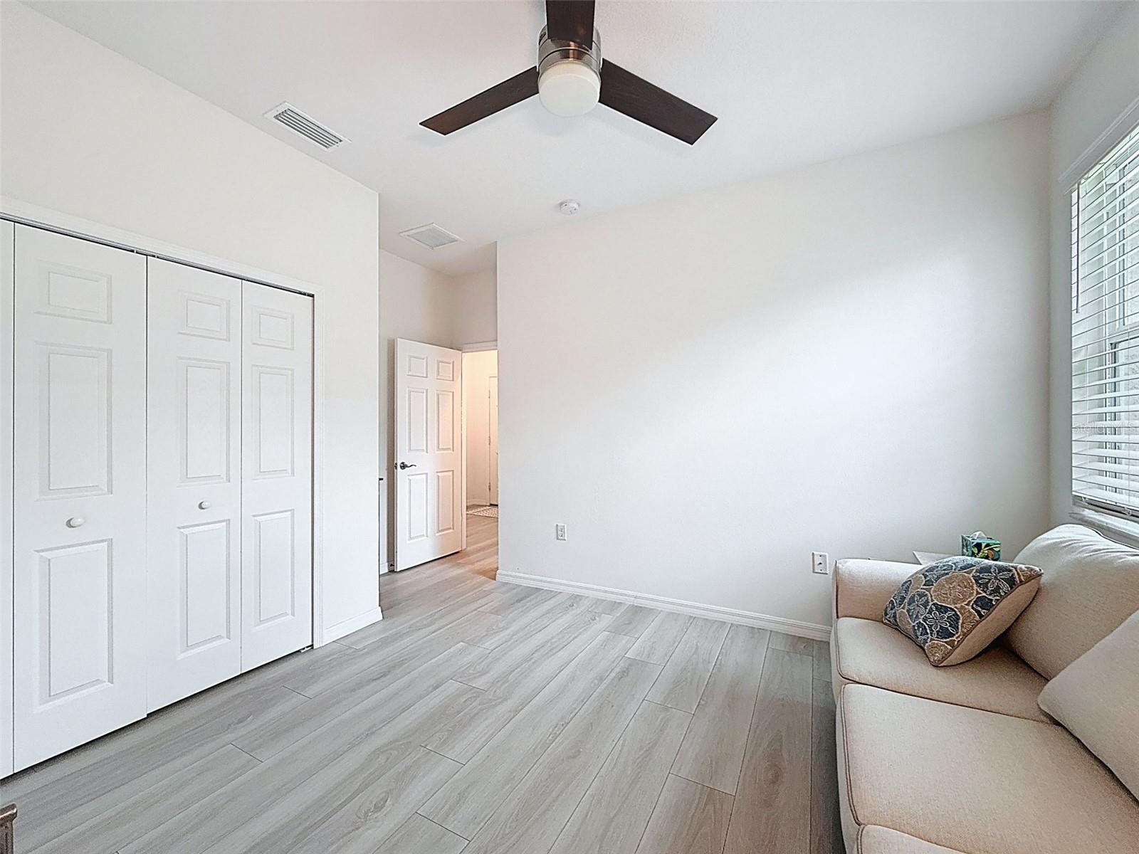 Listing photo id 17 for 13349 Niti Drive
