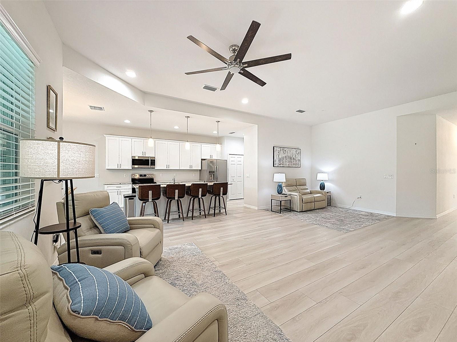 Listing photo id 4 for 13349 Niti Drive