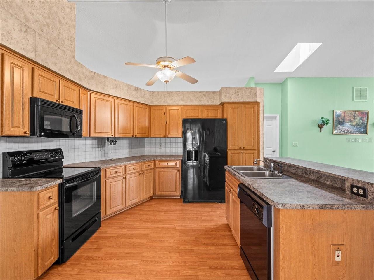 Image 22 of 47 For 10442 Ventura Drive
