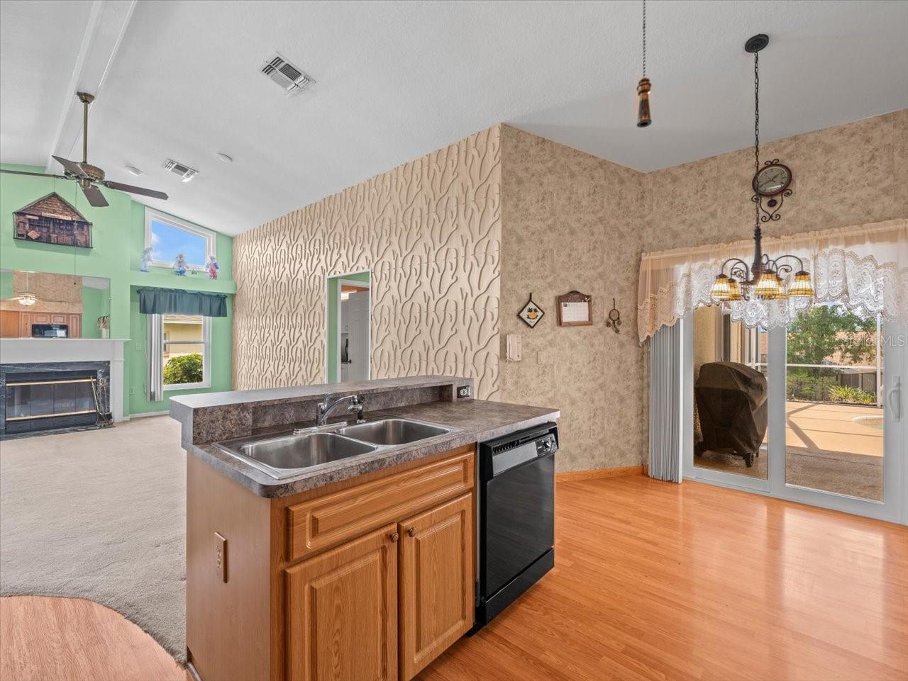 Image 25 of 47 For 10442 Ventura Drive