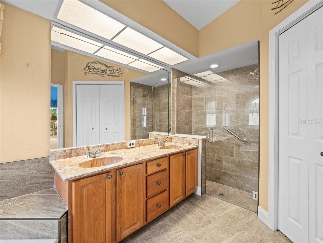 Image 34 of 47 For 10442 Ventura Drive