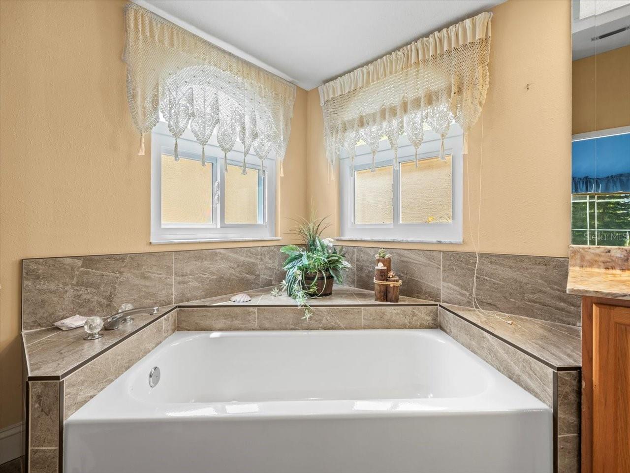 Image 35 of 47 For 10442 Ventura Drive
