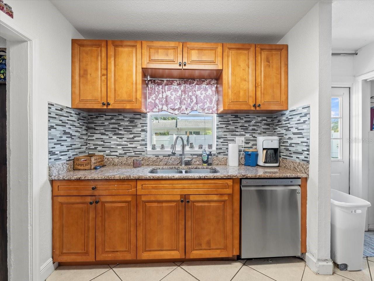 Image 14 of 43 For 9891 52nd Street N