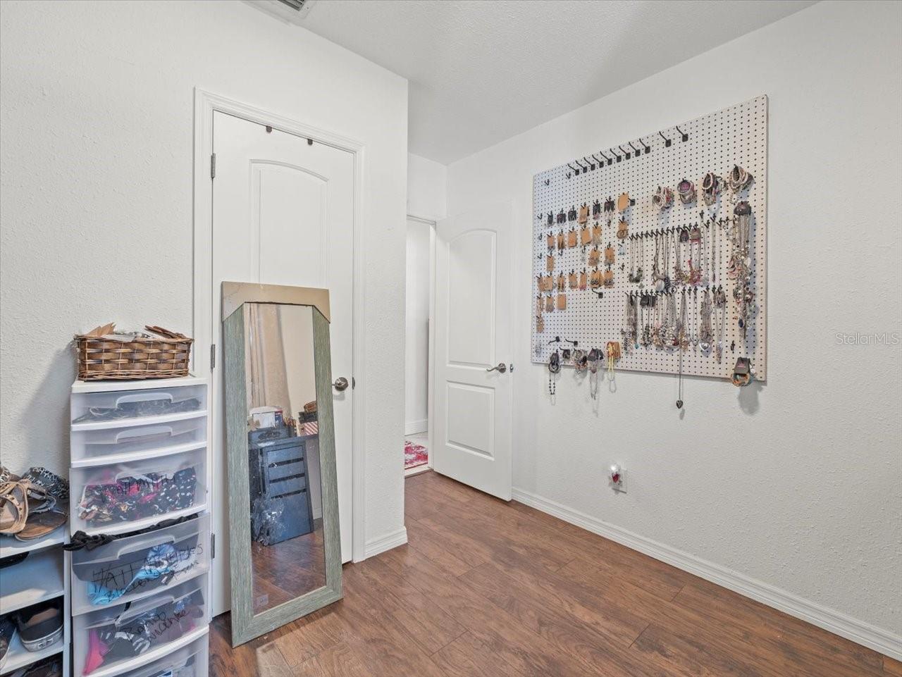 Image 21 of 43 For 9891 52nd Street N