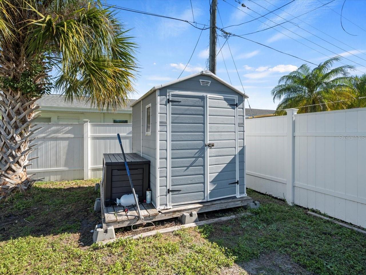 Image 23 of 43 For 9891 52nd Street N
