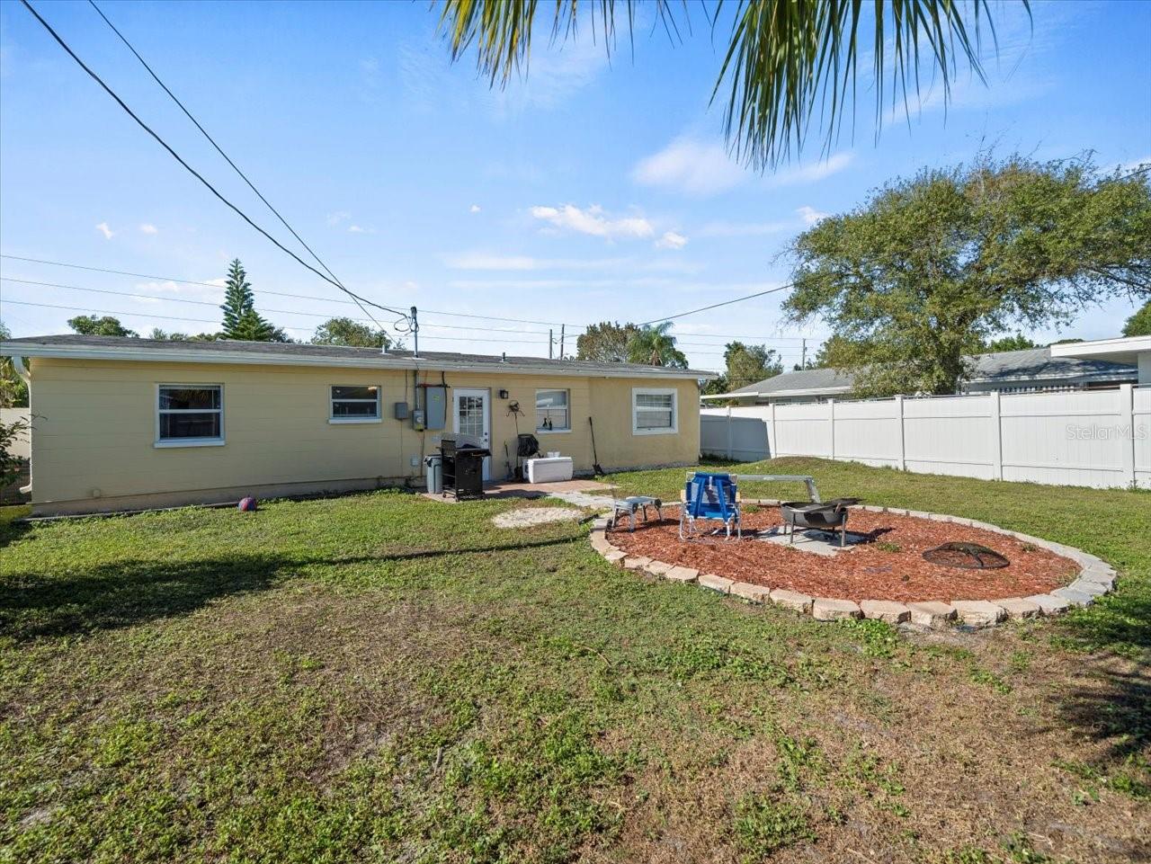 Image 25 of 43 For 9891 52nd Street N