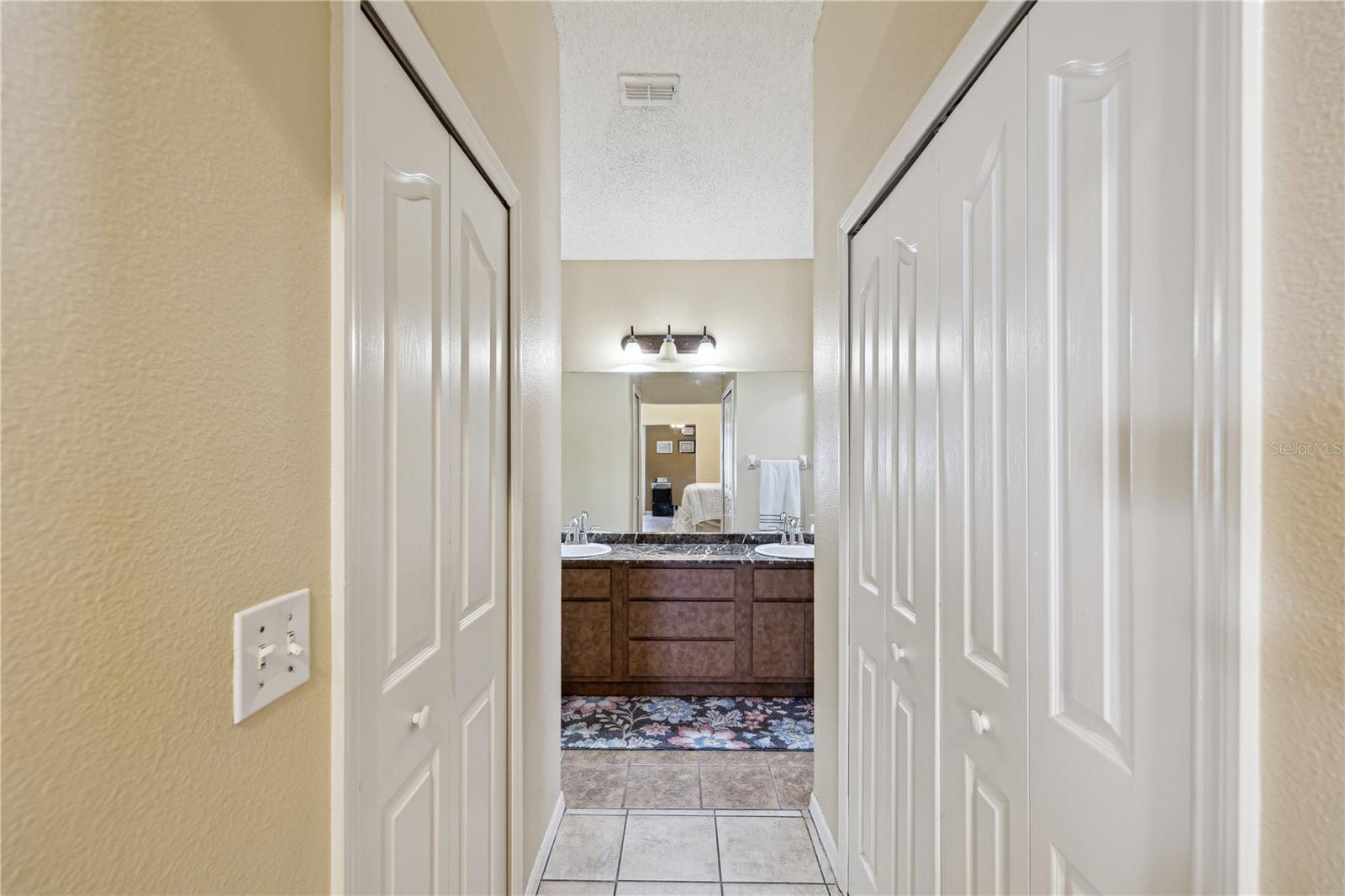 Listing photo id 21 for 11192 Archer Avenue