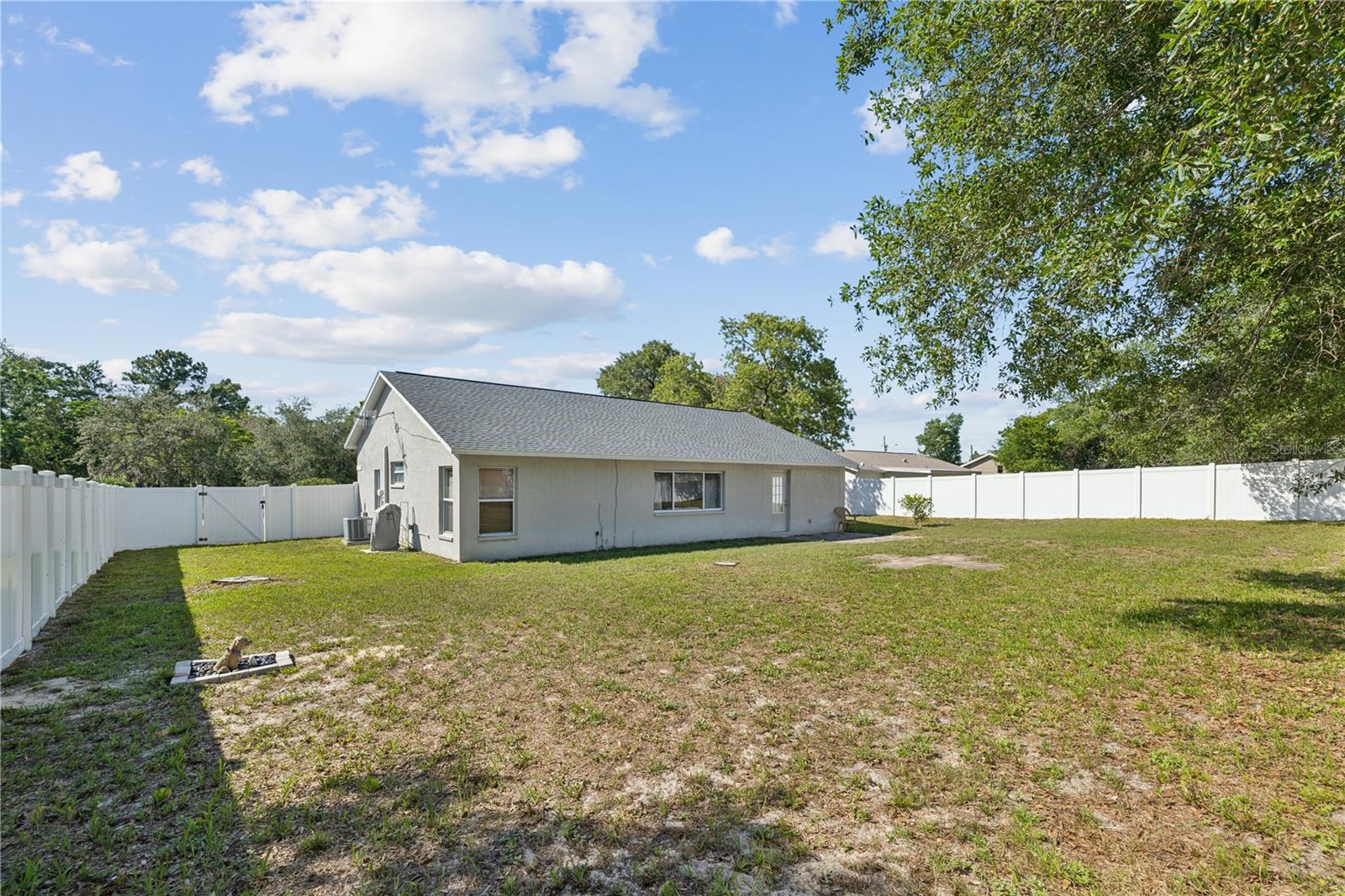 Listing photo id 31 for 11192 Archer Avenue