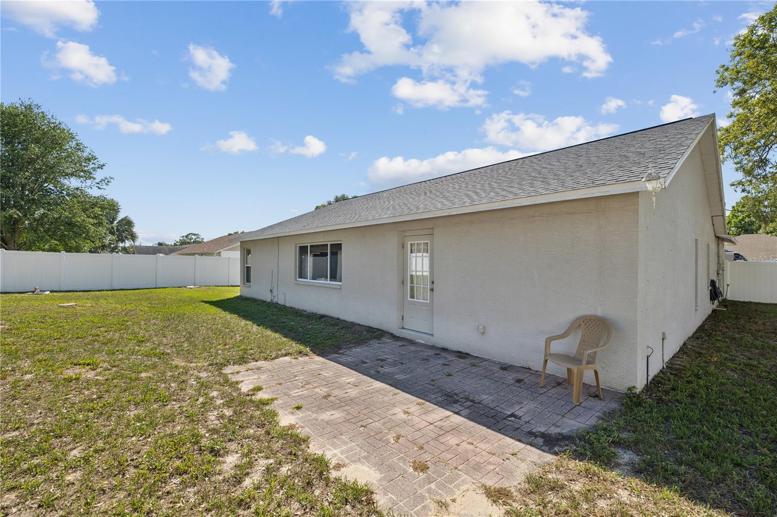 Listing photo id 34 for 11192 Archer Avenue