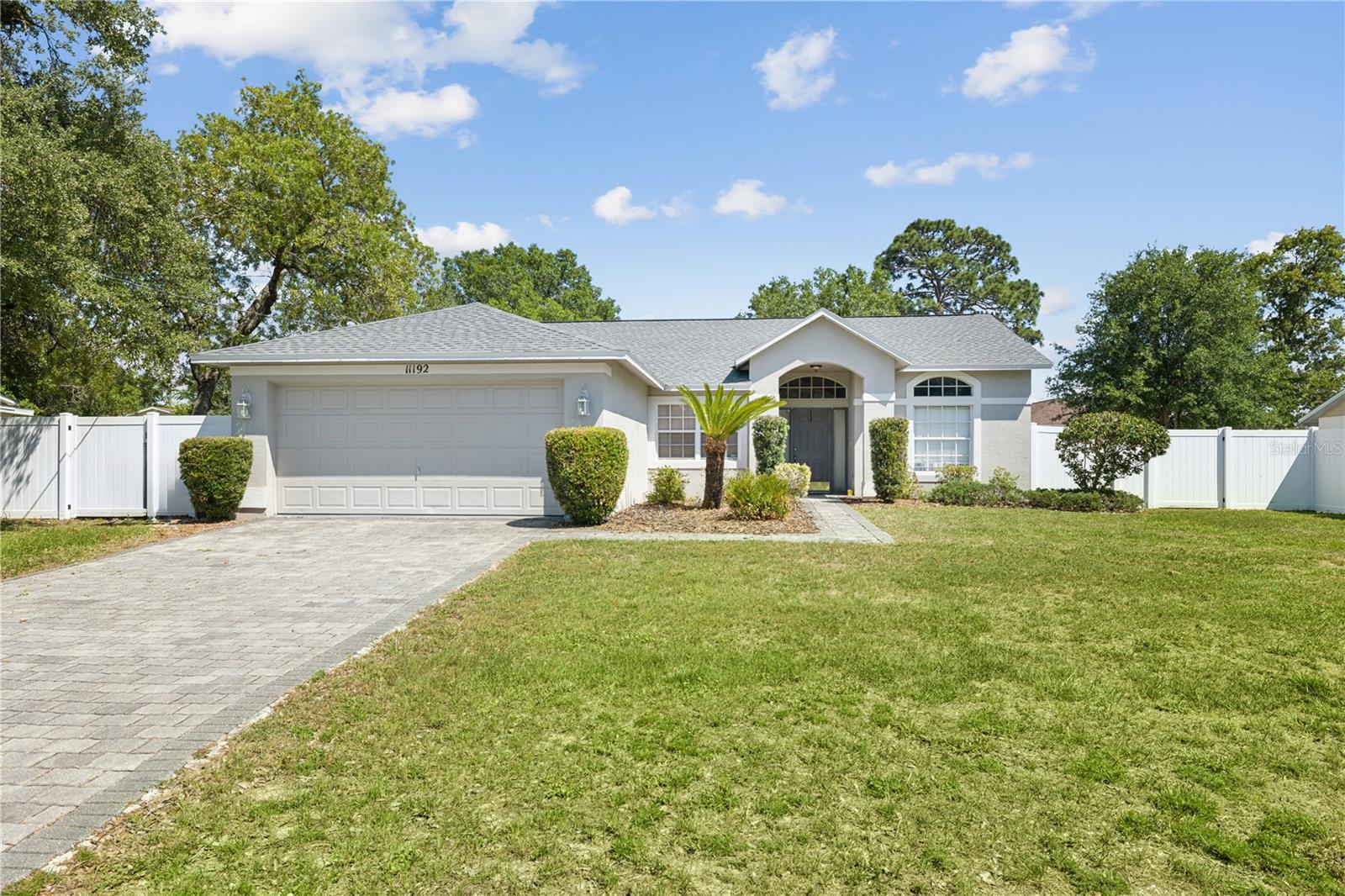 Listing photo id 35 for 11192 Archer Avenue